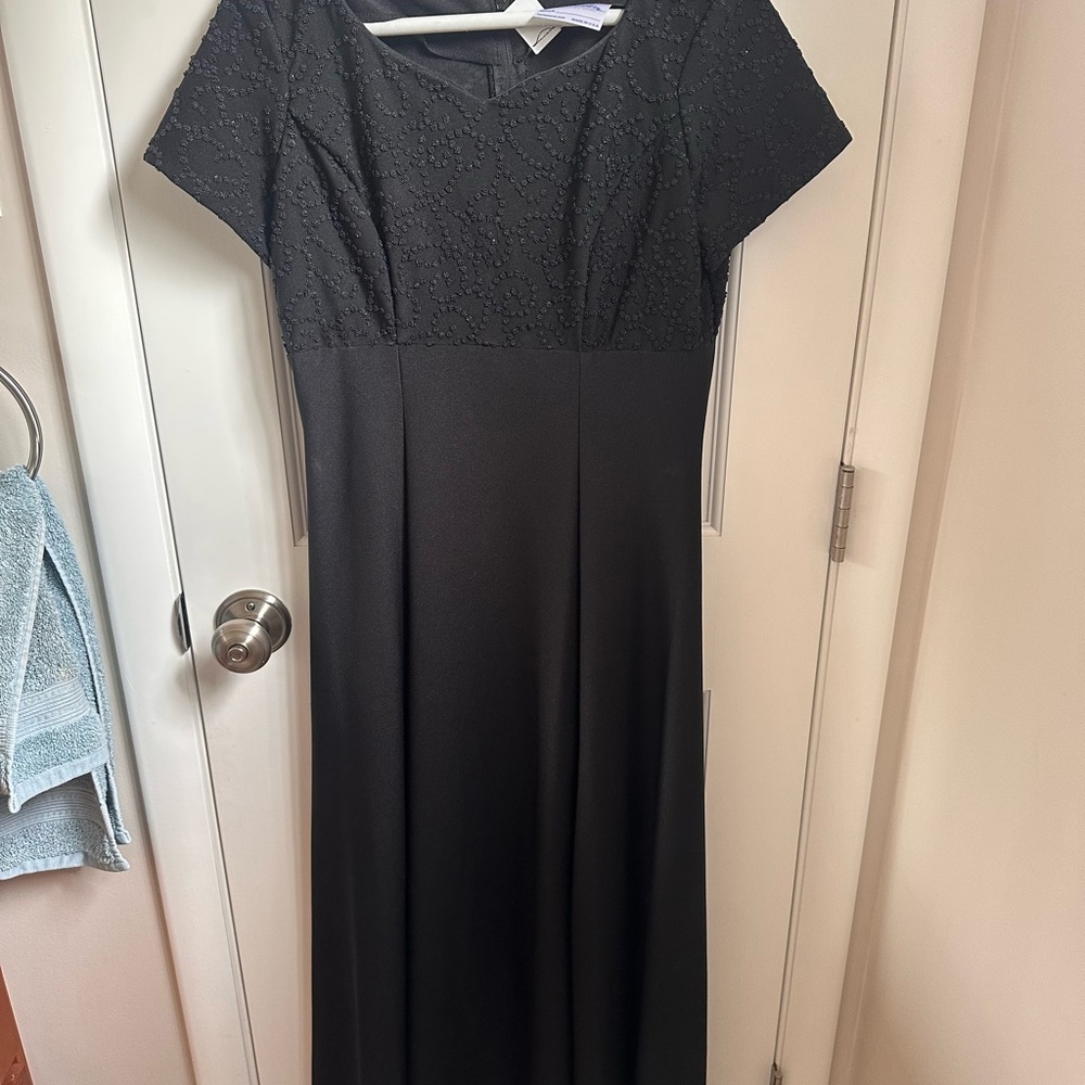 Elegant Black Evening Dress